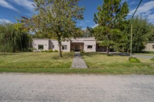 Casa en venta en Fincas de San Vicente, Av. Juan Pablo II al 1600