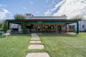 Casa en venta en Fincas de San Vicente, Av. Juan Pablo II al 1600